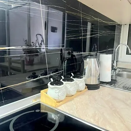 Tirona Old Street Apartment
