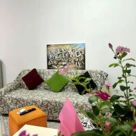 Tirona Old Street Apartment