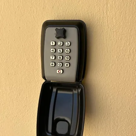 Apartment Tirona Old Street *