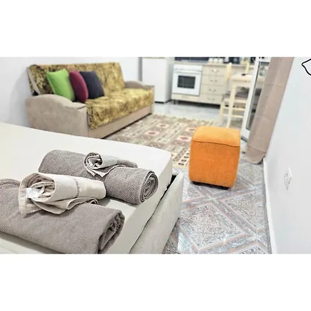 Tirona Old Street Apartment *